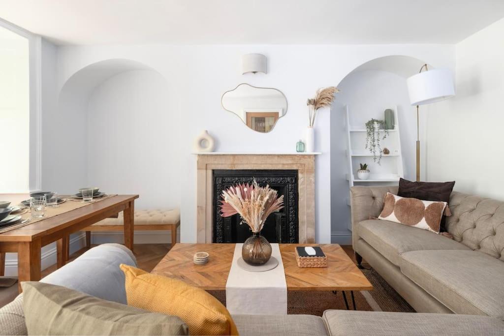 Spacious Apartment - 5 Minutes Walk To Bath Abbey Екстериор снимка