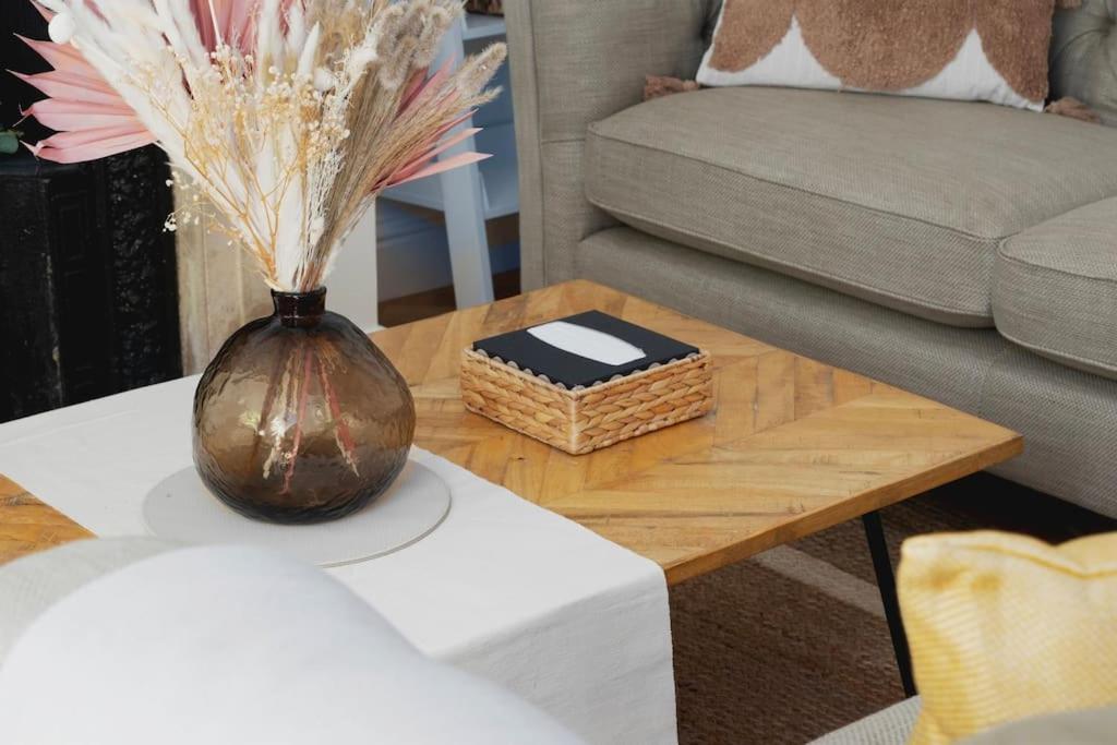 Spacious Apartment - 5 Minutes Walk To Bath Abbey Екстериор снимка