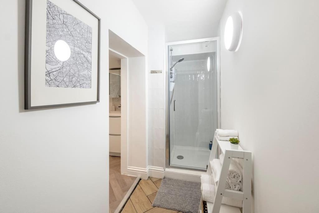 Spacious Apartment - 5 Minutes Walk To Bath Abbey Екстериор снимка