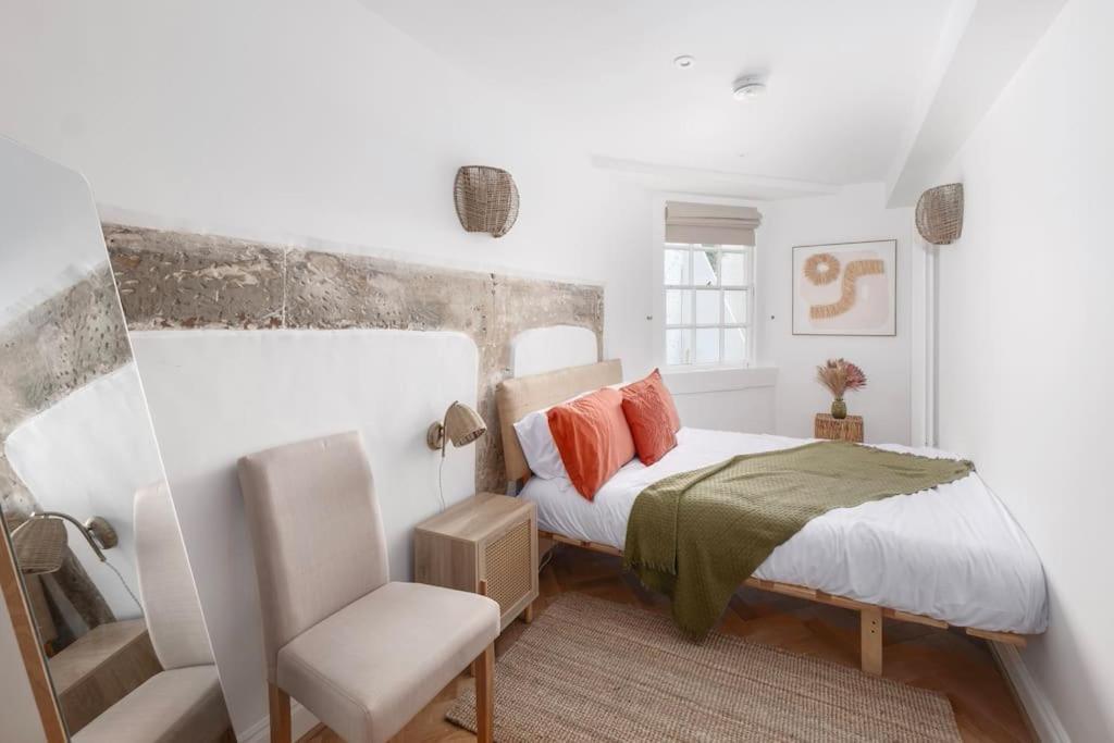 Spacious Apartment - 5 Minutes Walk To Bath Abbey Екстериор снимка