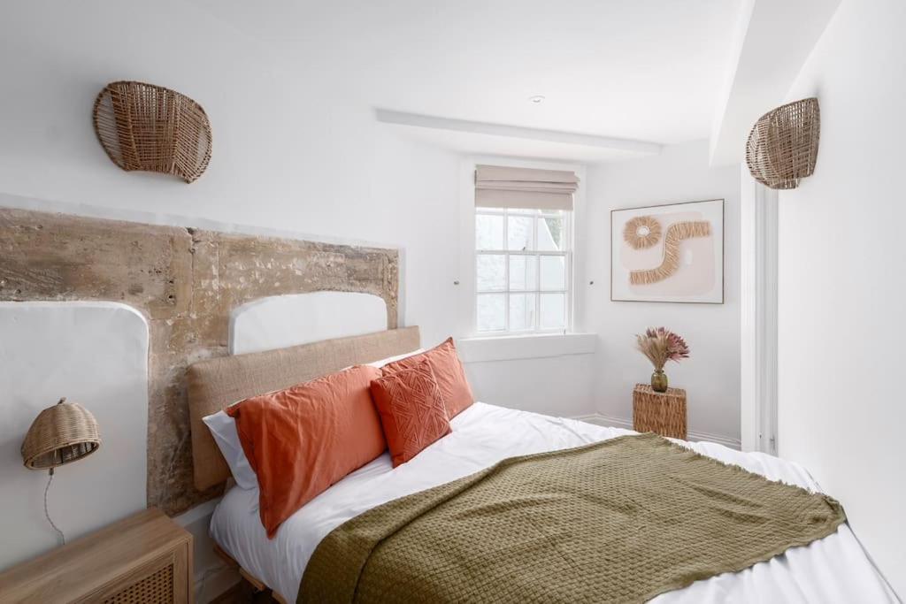 Spacious Apartment - 5 Minutes Walk To Bath Abbey Екстериор снимка