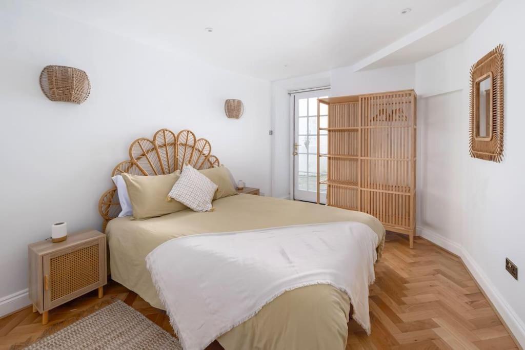 Spacious Apartment - 5 Minutes Walk To Bath Abbey Екстериор снимка